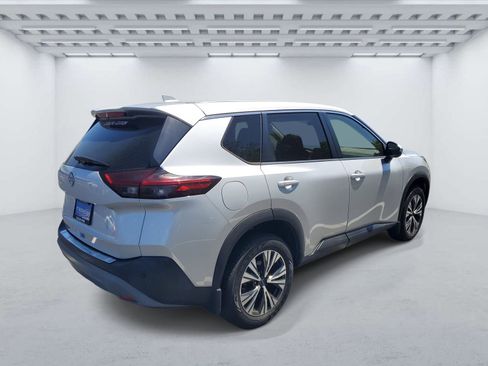 Used 2022 Nissan Rogue SV image 4