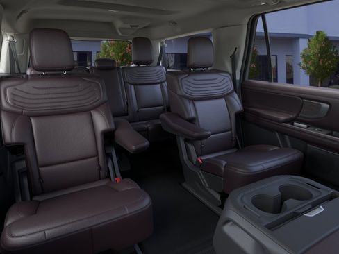 New 2026 Ford Expedition Max Platinum w/ Platinum Ultimate Package AWD/4WD image 11