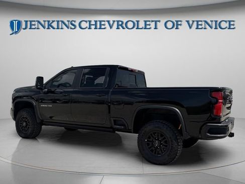 New 2026 Chevrolet Silverado 2500 ZR2 AWD/4WD image 9