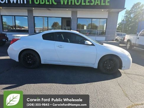 Used 2009 Nissan Altima 3.5 SE w/ Premium Pkg FWD image 2