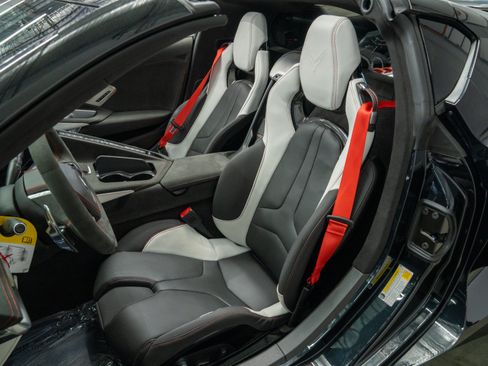 Used 2023 Chevrolet Corvette Stingray Premium Cpe w/ Z51 Performance Package RWD image 23