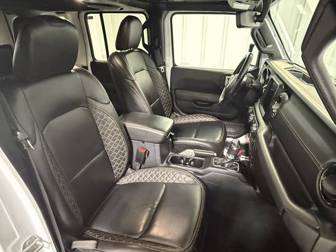 Used 2021 Jeep Wrangler Unlimited Sahara image 13
