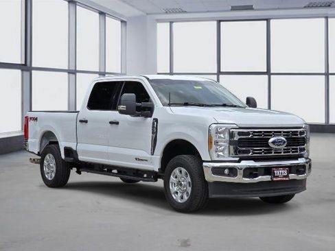 Used 2023 Ford F250 XLT w/ FX4 Off-Road Package AWD/4WD image 3