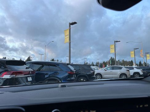 Used 2025 Chevrolet Equinox LT image 18