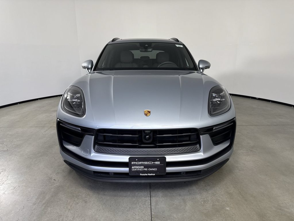 Certified 2024 Porsche Macan AWD/4WD image 10