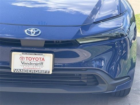 New 2026 Toyota Prius LE image 9