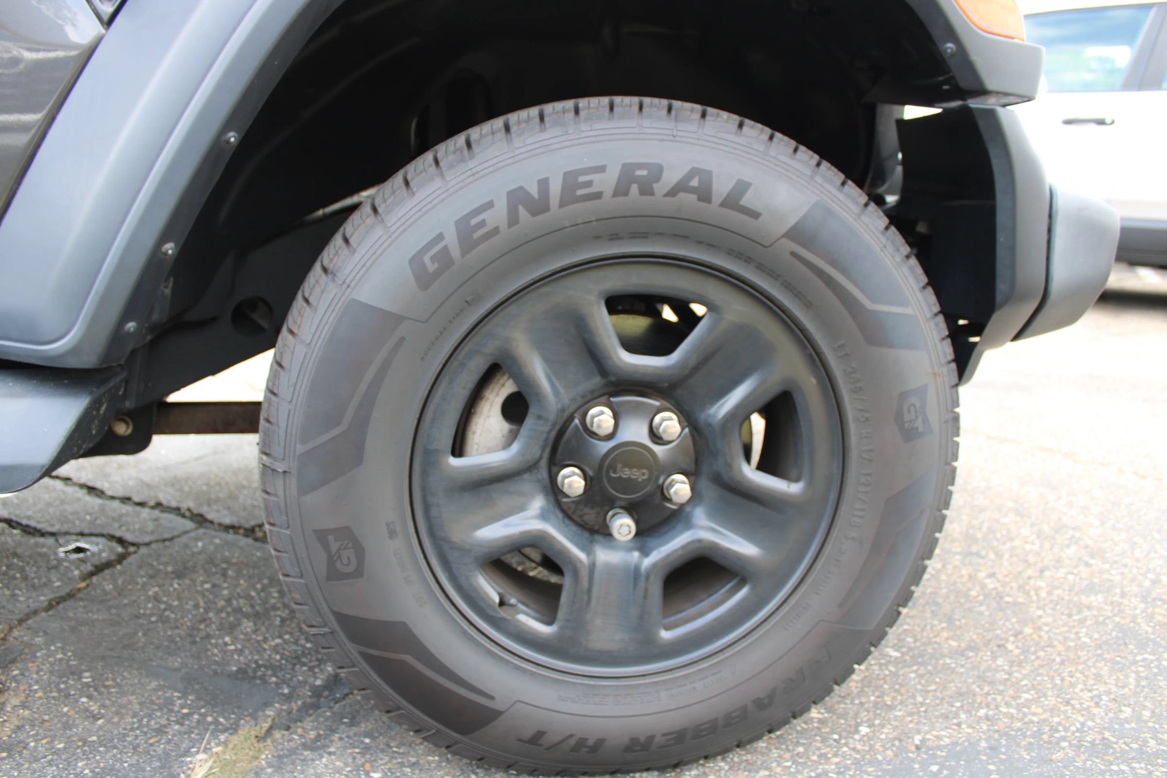 Used 2015 Jeep Wrangler Unlimited Sport AWD/4WD image 31