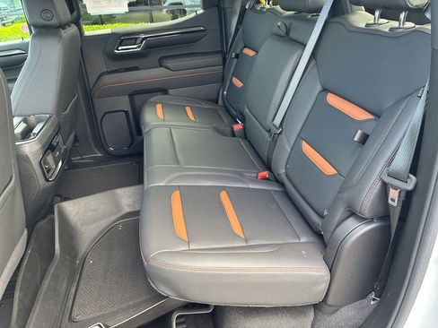 Used 2024 GMC Sierra 1500 AT4 w/ Technology Package AWD/4WD image 33
