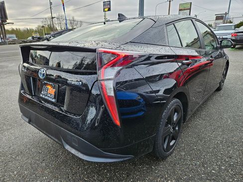 Used 2016 Toyota Prius Three Touring image 5