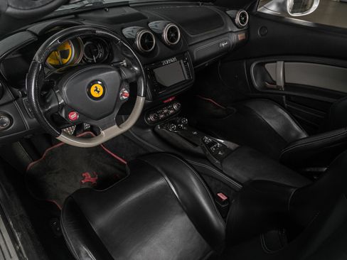 Used 2012 Ferrari California image 2