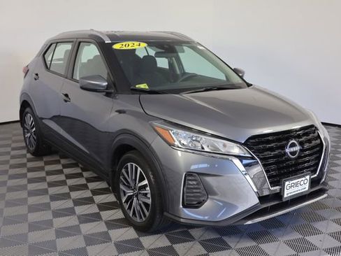 Used 2024 Nissan Kicks SV FWD image 1