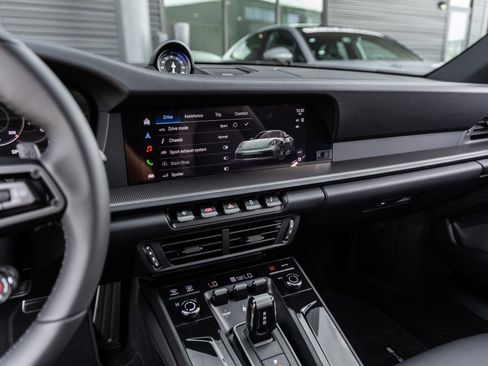 New 2026 Porsche 911 Carrera 4S image 32