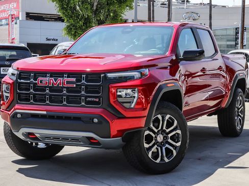 Used 2024 GMC Canyon AT4 w/ Canyon Safety Plus Package AWD/4WD image 1