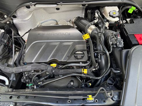 Used 2025 Buick Envista Sport Touring FWD image 56