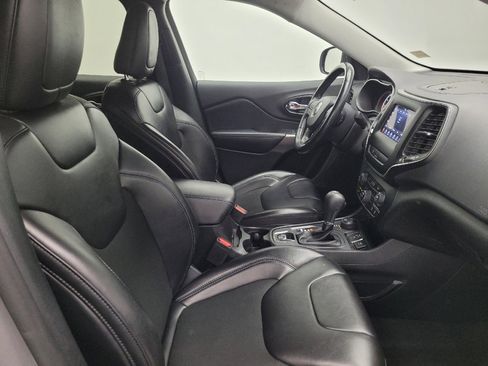 Used 2020 Jeep Cherokee Latitude Plus w/ Cold Weather Group image 21