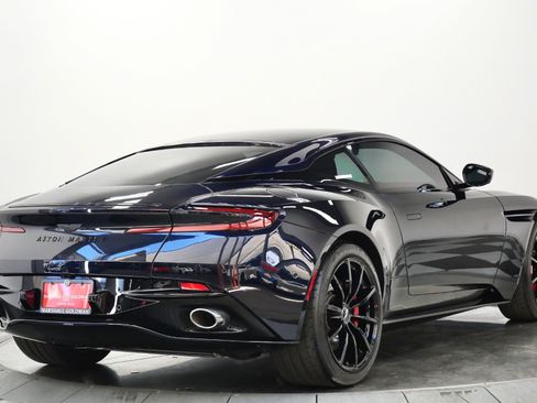 Used 2023 Aston Martin DB11 Coupe RWD image 9