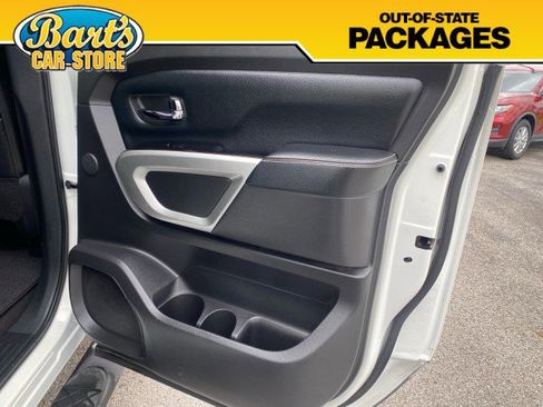 Used 2017 Nissan Titan PRO-4X AWD/4WD image 8
