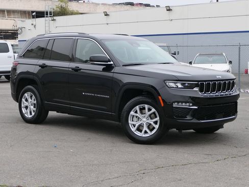 Used 2023 Jeep Grand Cherokee Limited w/ Luxury Tech Group II RWD image 1