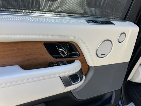 Used 2020 Land Rover Range Rover Long Wheelbase HSE image 30