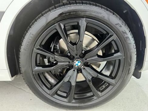 Used 2024 BMW X7 xDrive40i w/ M Sport Package AWD/4WD image 81