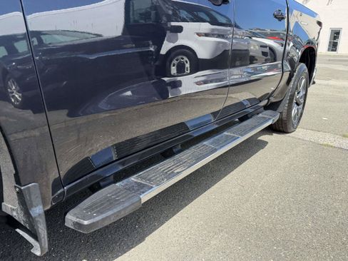 Used 2023 Chevrolet Silverado 1500 LT AWD/4WD image 9