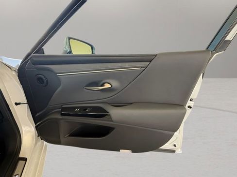 Used 2024 Lexus ES 350 w/ Premium Package image 31