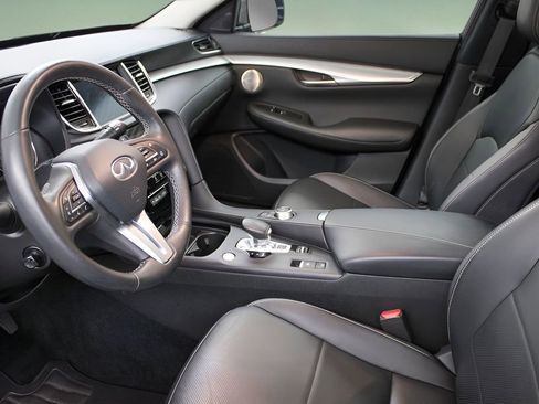 Used 2021 INFINITI QX50 Sensory image 9