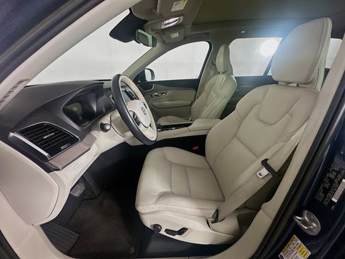 Used 2023 Volvo XC90 B5 Plus AWD/4WD image 13
