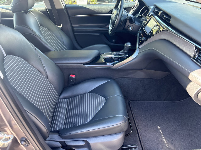 Used 2019 Toyota Camry SE w/ Protection Package (Q2) FWD image 14