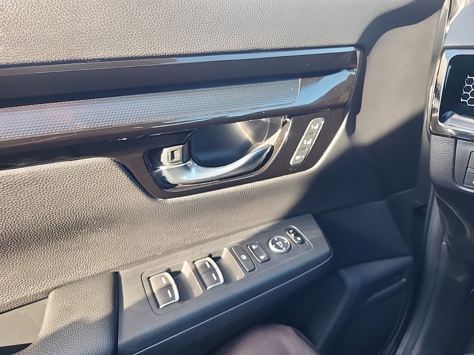 Used 2025 Honda CR-V EX-L image 33