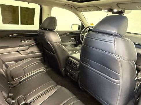Used 2024 Honda Pilot Elite image 47