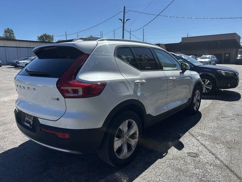 Used 2022 Volvo XC40 T5 Momentum AWD/4WD image 4