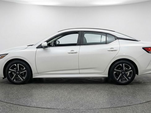 Used 2025 Nissan Sentra SV FWD image 5