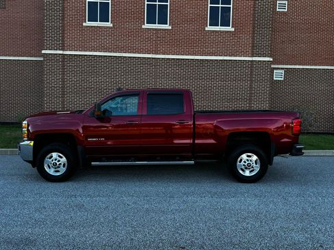 Used 2018 Chevrolet Silverado 2500 LT w/ LT Convenience Package AWD/4WD image 3