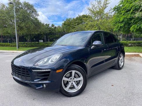 Used 2018 Porsche Macan AWD/4WD image 3