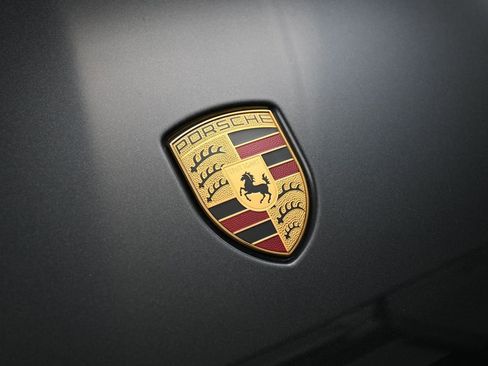 Certified 2025 Porsche Macan AWD/4WD image 13