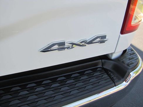 Used 2022 RAM 2500 Big Horn AWD/4WD image 32