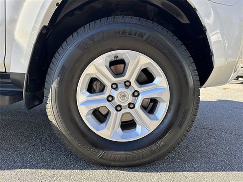 Used 2016 Toyota 4Runner SR5 image 12