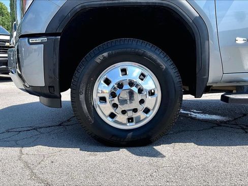 Used 2024 GMC Sierra 3500 Denali w/ Denali Reserve Package AWD/4WD image 34
