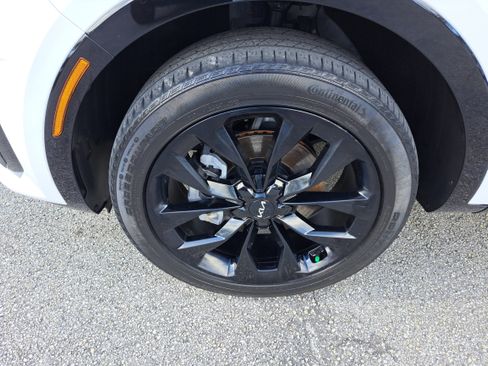 Used 2023 Kia Sorento SX image 19