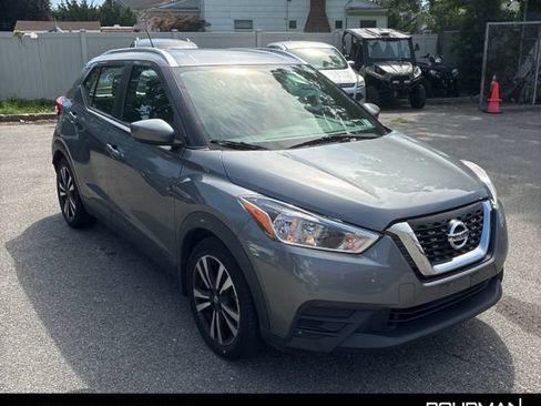 Used 2018 Nissan Kicks SV FWD image 7