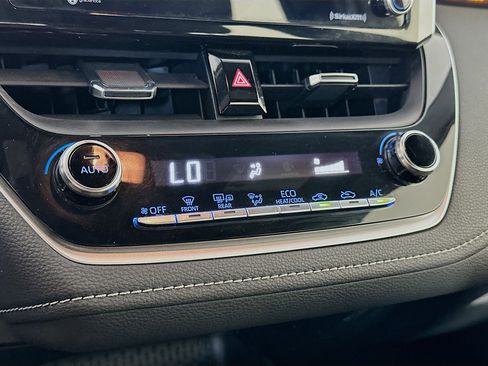 Used 2020 Toyota Corolla SE FWD image 22