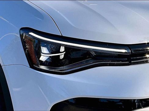 New 2026 Volkswagen Taos SE FWD image 12