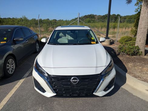 Certified 2023 Nissan Altima 2.5 SL FWD image 6