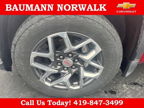 Used 2023 GMC Sierra 1500 SLT w/ SLT Premium Package AWD/4WD image 12