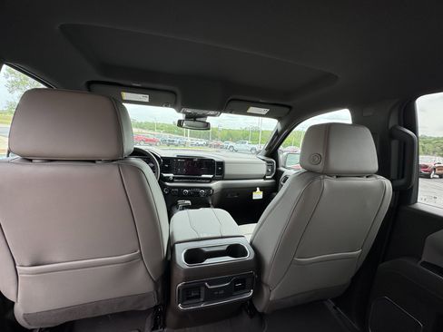 New 2026 GMC Sierra 1500 SLT image 10