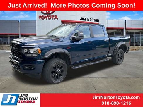 Used 2023 RAM 2500 Big Horn w/ Night Edition AWD/4WD image 17