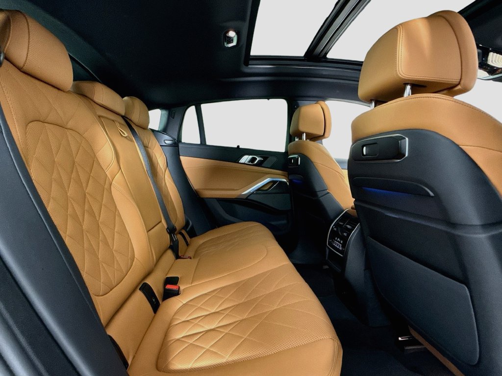 Used 2025 BMW X6 M60i w/ Executive Package AWD/4WD image 15