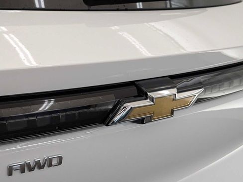 New 2026 Chevrolet Equinox EV LT image 11