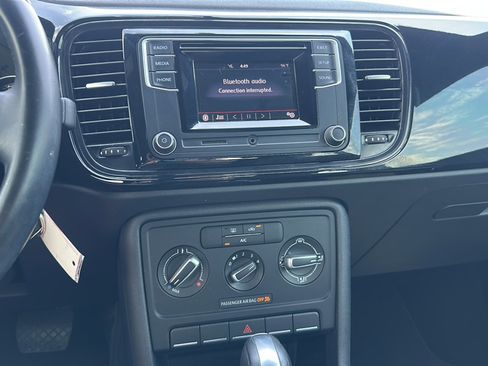 Used 2019 Volkswagen Beetle 2.0T S image 28